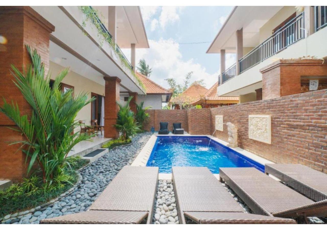 Komala Homestay Canggu Exteriör bild