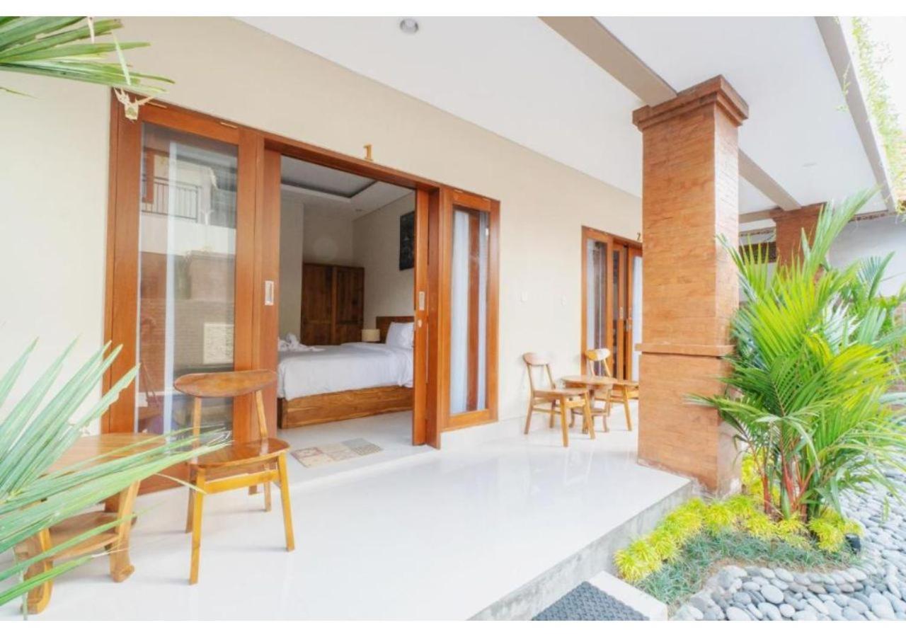 Komala Homestay Canggu Exteriör bild