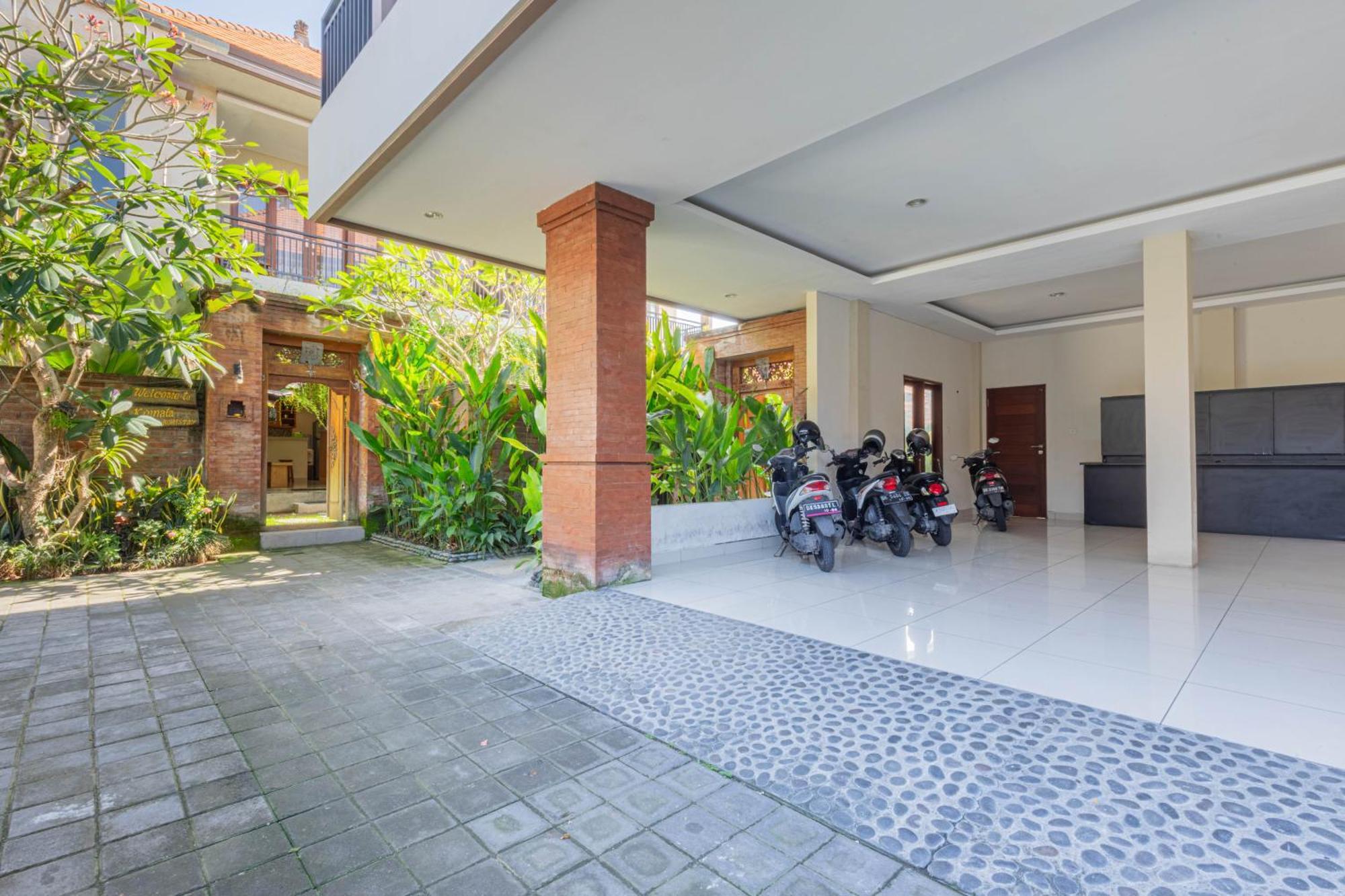 Komala Homestay Canggu Exteriör bild